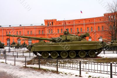 Tank T-80.