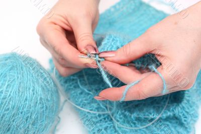knitting a pullover
