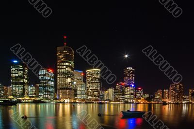 Brisbane by Night: City Moon and Dinghy