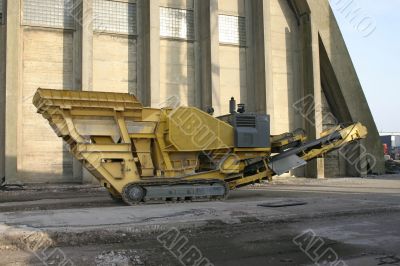 Yellow Road Laying Machine
