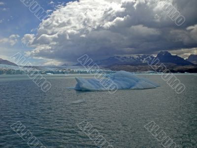 Iceberg in lake Argentino