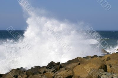 Bryzgi sea wave