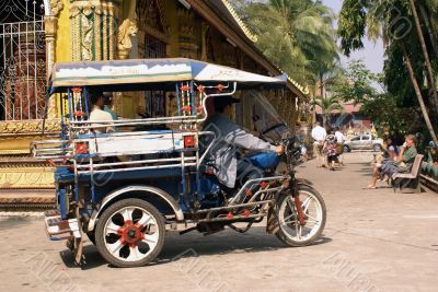 Tuk-tuk