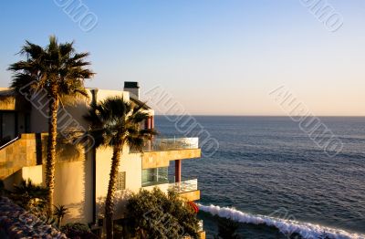 Picture of a house on the shoreline