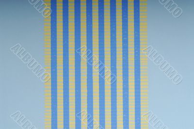 Wallpaper with light blue background and blue and yellow lines