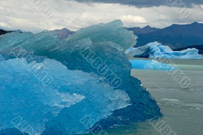 Many icebergs in lake Argentino near Upsala glacier.