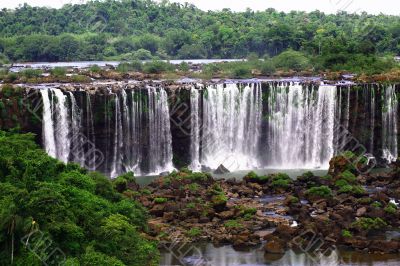 Iguassu (Iguazu; Igua