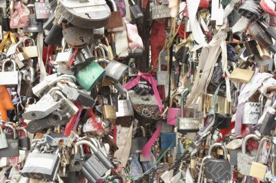 padlock tree 1