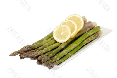 Asparagus with lemon slices