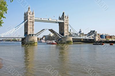 Tower bridge in London open