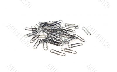 The scattered writing paper clips