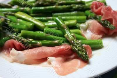 asparagus with prosciutto