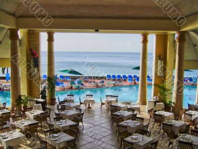 Tropical Dinning
