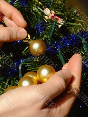 Making the Christmas tree