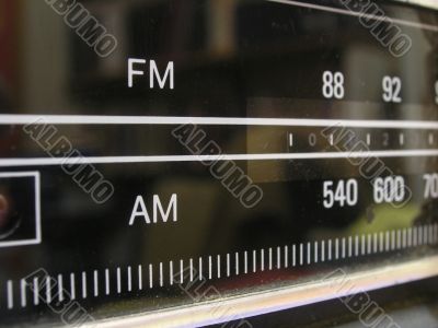 Analogue radio