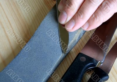 Sharpening of knives