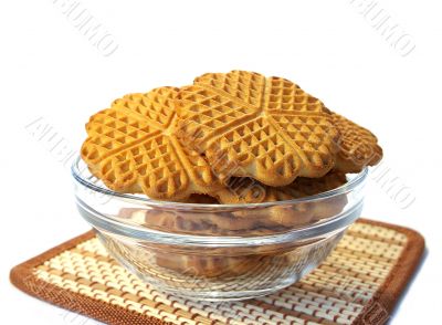 cookies in the transparent plate