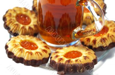 Cookies whith jelly and tea