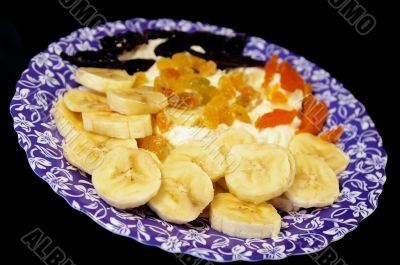 Cottage cheese with fruits