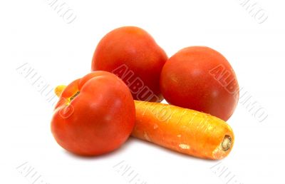 Juicy tomatos with carrot