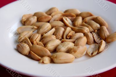 Roast peanuts