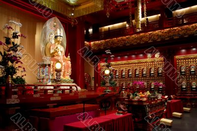 Golden buddha statue