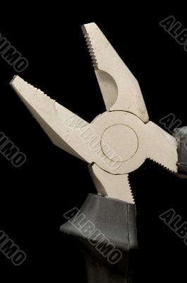 combination pliers macro