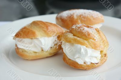 Cream puffs