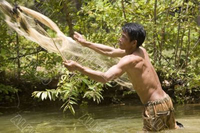Fishing with throw net