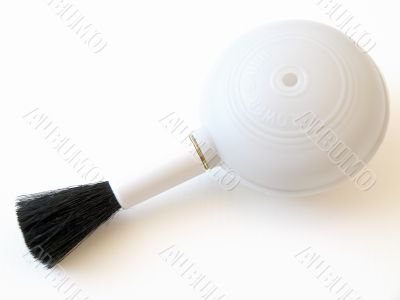 brush for lens