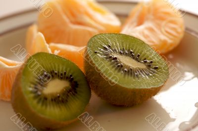 Kiwi and Clementine Tangerines