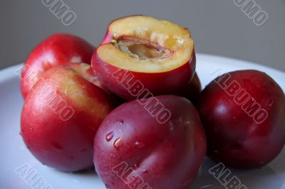 Nectarine fruits