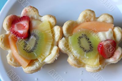 Pastry fruit cups