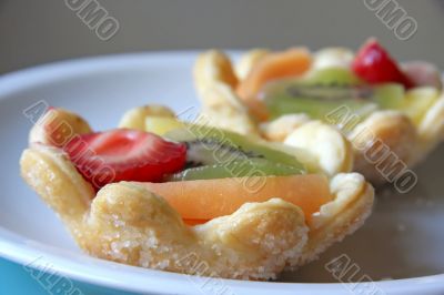 Pastry fruit cups