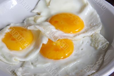 Fried eggs