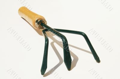 Hand cultivator