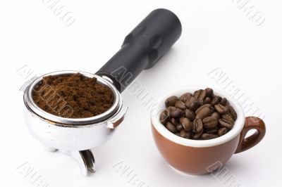 preparing the espresso