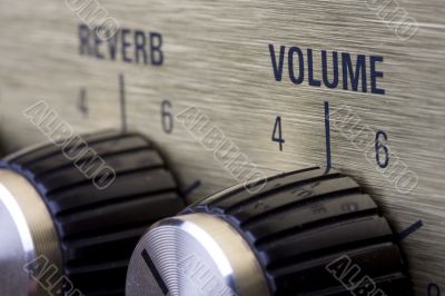 electric guitar amplifier