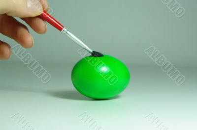 easter egg greem brush painting