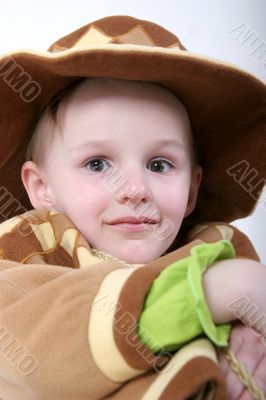 happy girl in brown hat