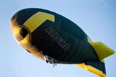 flying dirigible