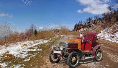 an antique car