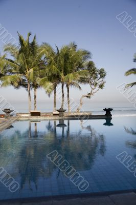 luxury swimmingpool