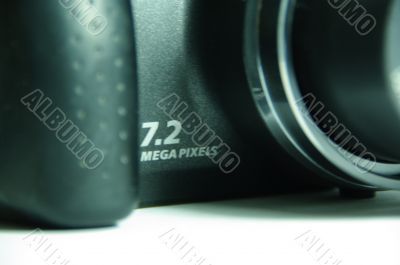 7.2 mega pixel