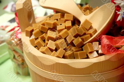 Caramel cubes