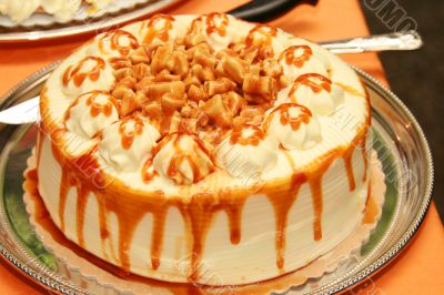 toffee caramel cake