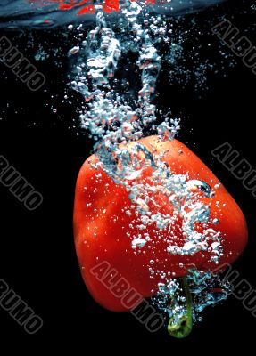 Paprika in water 3