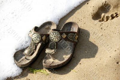 Female slippers