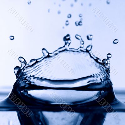 colossal water splash