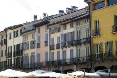 Crema: Buildings